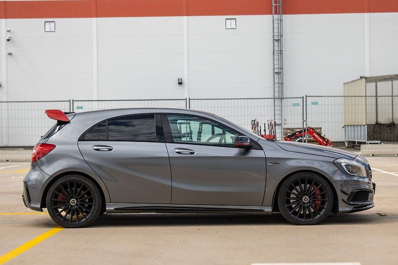 Mercedes-Benz Třídy A 4MATIC 2013 - fotka 4 z 41