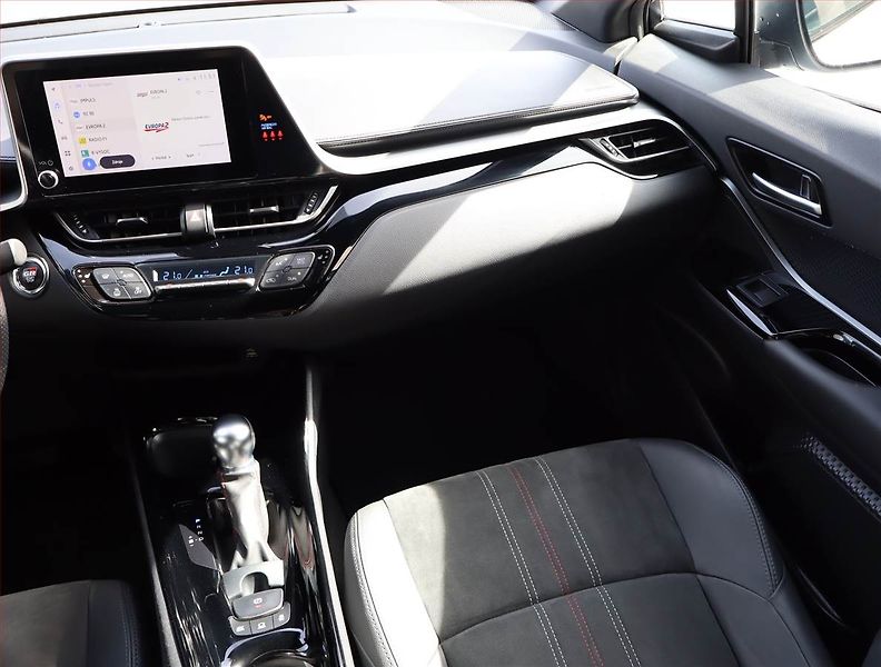 Toyota C-HR (2022) GR Sport 2.0 Hybrid - fotka 8 z 26