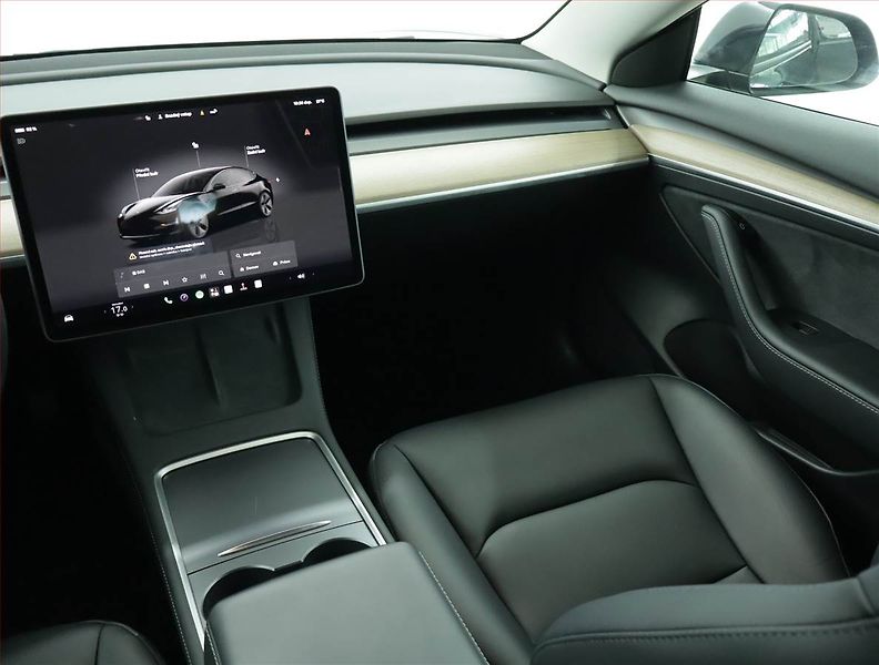 Tesla Model 3 (2023) Standard Range LFP, SoH 96% - fotka 8 z 23
