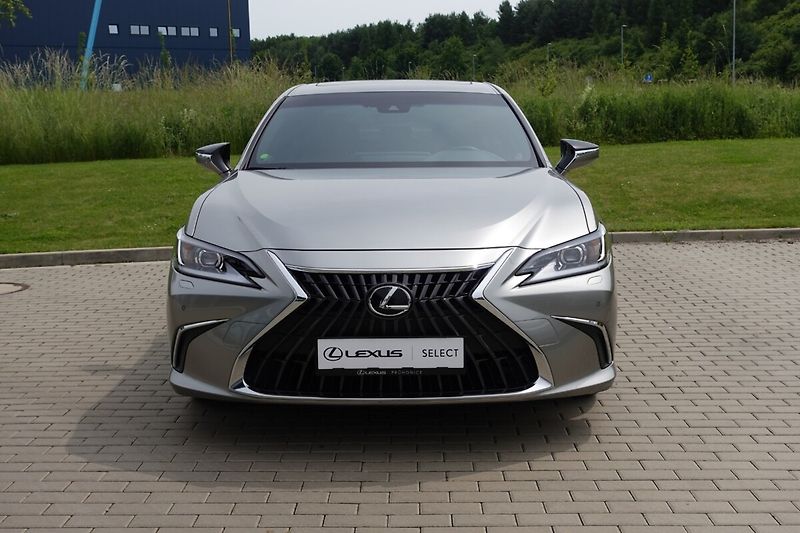 Lexus ES 300h ZLEVNĚNO 2,5 HSD LIMITED EDITI - fotka 3 z 41