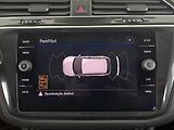 Volkswagen Tiguan (2017) R-Line 2.0 TDI, 4X4, Automat - náhled 17