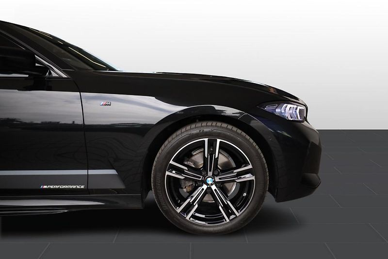 BMW Řada 3 320d xDrive Touring - fotka 7 z 27