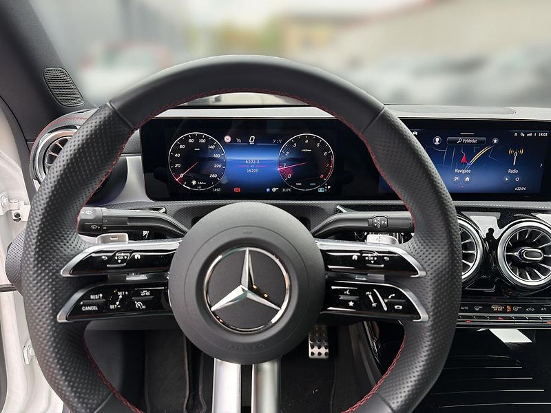 Mercedes-Benz CLA 200 kupé - fotka 10 z 17