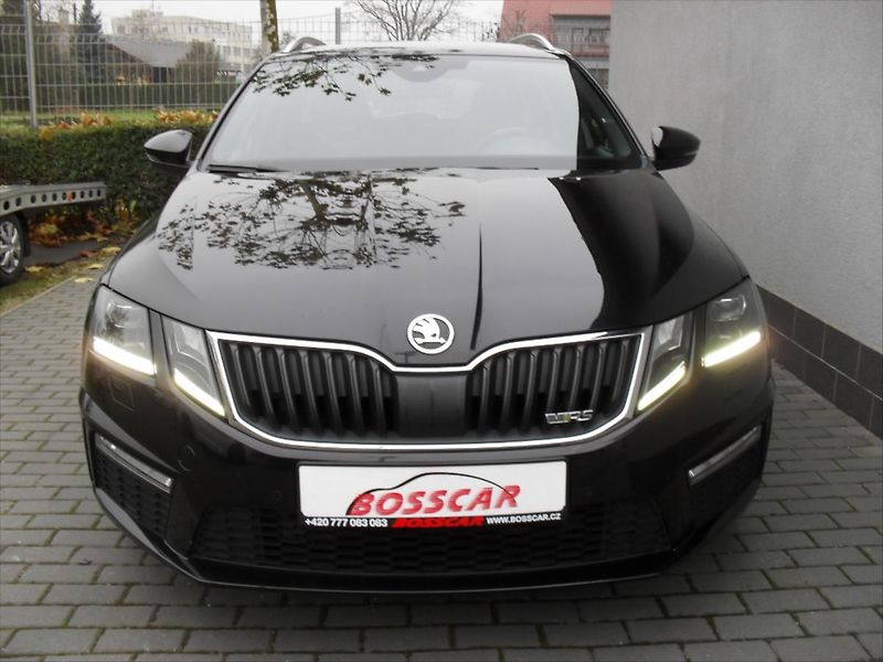 Škoda Octavia 2,0 RS 4x4 DSG LED Panoram DPH - fotka 8 z 31