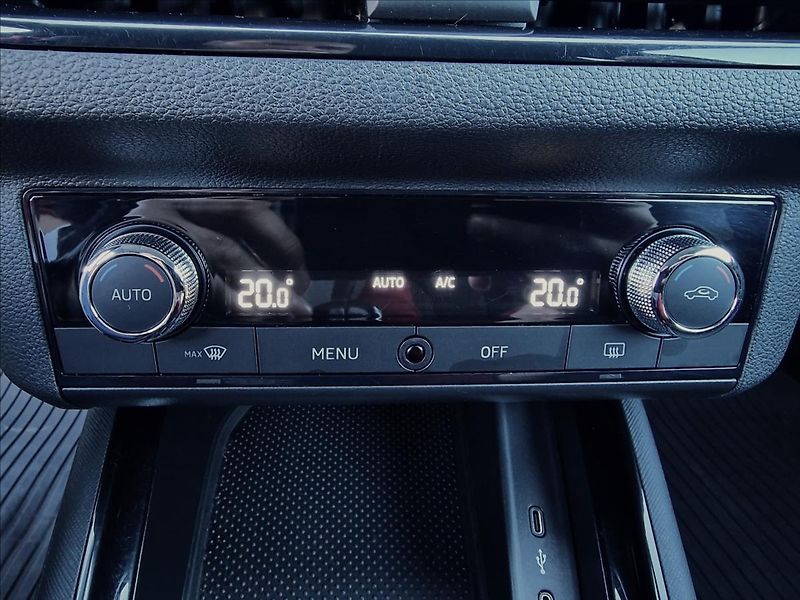 Škoda Scala 1.0TSI Ambition, ČR,1.Majitel - fotka 34 z 50