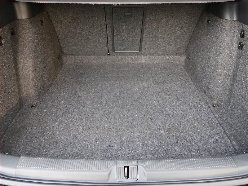 Škoda Octavia (2010) Ambiente 2.0 TDI, Xenony - fotka 13 z 16