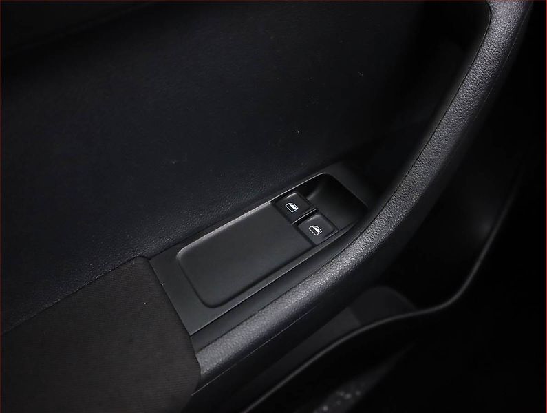 Škoda Fabia (2015) Ambition 1.2 TSI, Serv.kniha - fotka 13 z 16