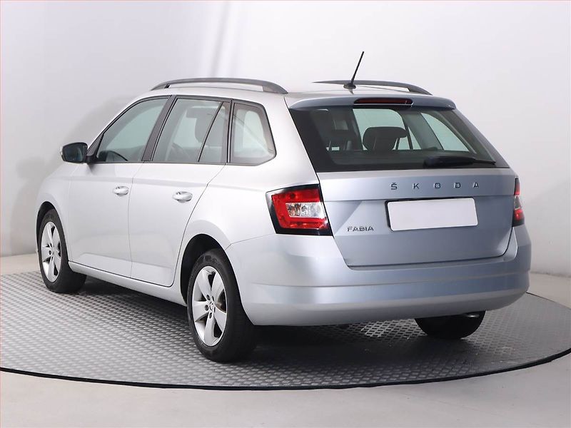 Škoda Fabia (2016) 1.2 TSI, Serv.kniha, Tempomat - fotka 4 z 18