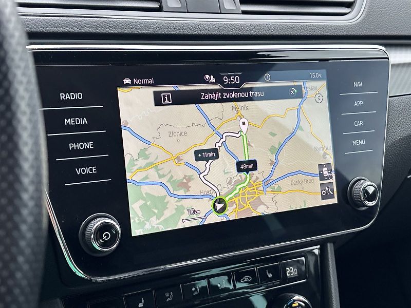 Škoda Superb (2023) Combi 2.0 TDI DSG Sportline - fotka 11 z 33