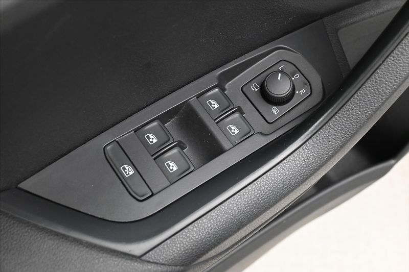 Škoda Karoq 2,0 TDI 85kW DSG VIRTUAL EL.KU - fotka 25 z 31