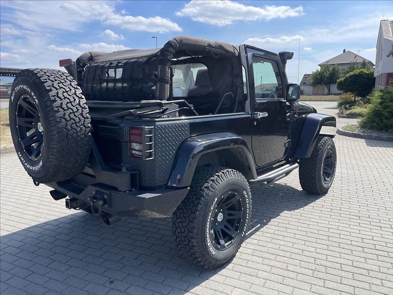 Jeep Wrangler 3,8 V6 UNLIMITED 146kw ARB Har - fotka 29 z 31