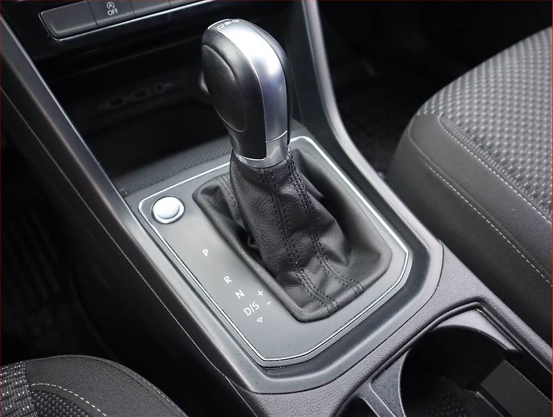 Volkswagen Touran (2019) Comfortline 1.5 TSI, Automat - fotka 13 z 20