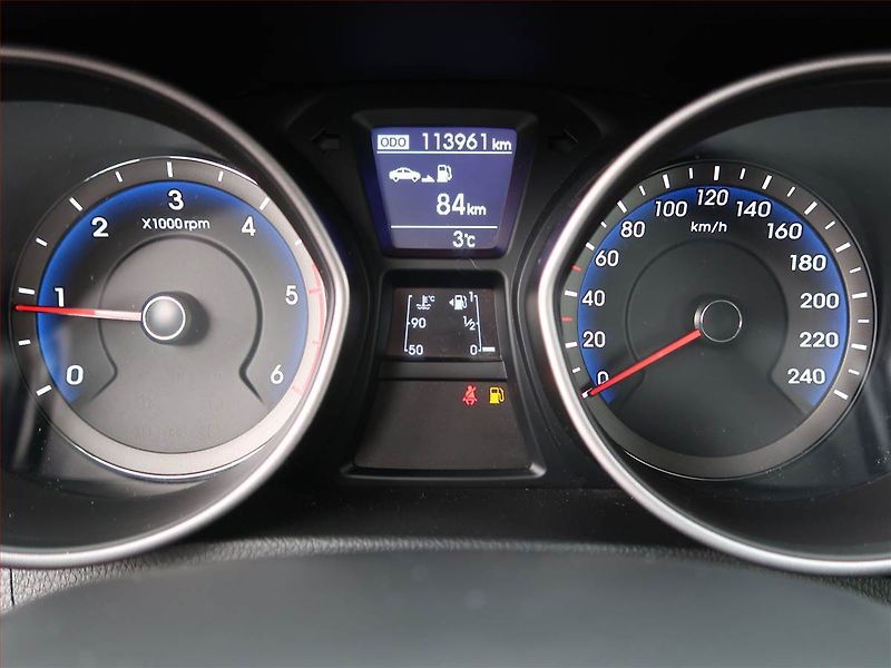 Hyundai i30 (2014) 1.6 CRDi, Tempomat - fotka 11 z 15