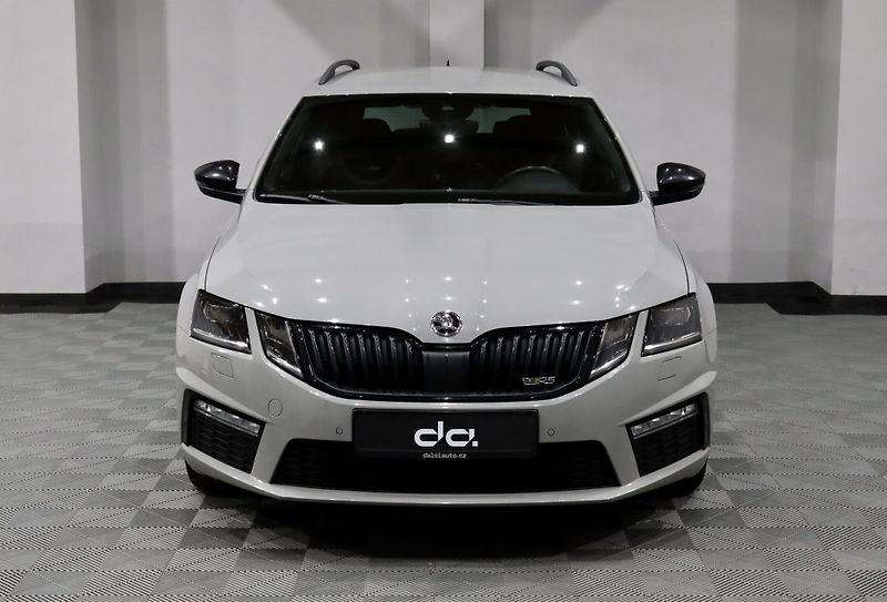 Škoda Octavia 3 FL 2.0 TSI 180 kW DSG RS - fotka 3 z 43