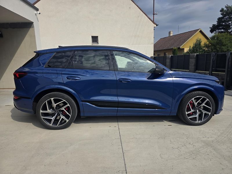 Audi SQ6 e-tron (2025) Edition One Blue - fotka 9 z 33