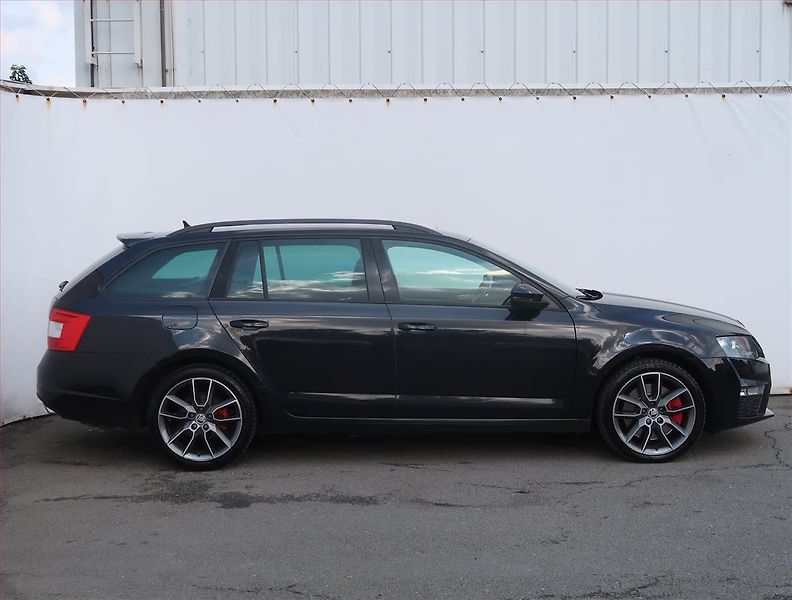 Škoda Octavia (2013) RS 2.0 TSI, Automat - fotka 6 z 23