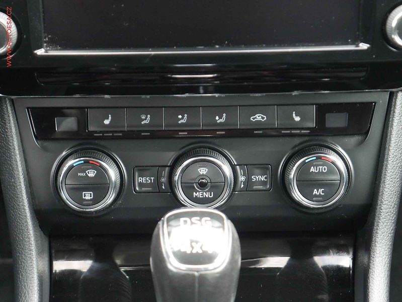 Škoda Superb (2015) 2.0 TDi 4x4, DSG, navi, bixen - fotka 15 z 20