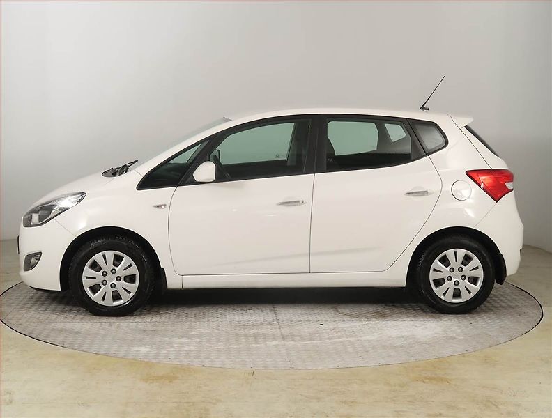 Hyundai ix20 (2013) 1.4 CVVT, Serv.kniha - fotka 3 z 15