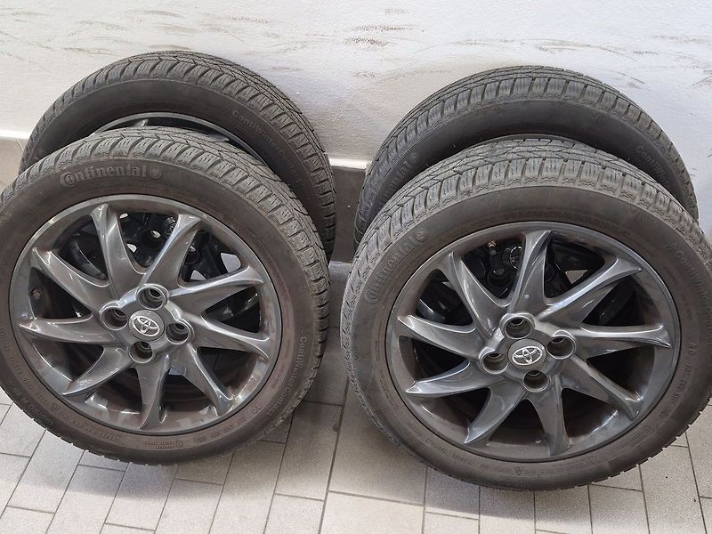 Toyota Yaris Selection Smart 1,5 Hev - fotka 28 z 28