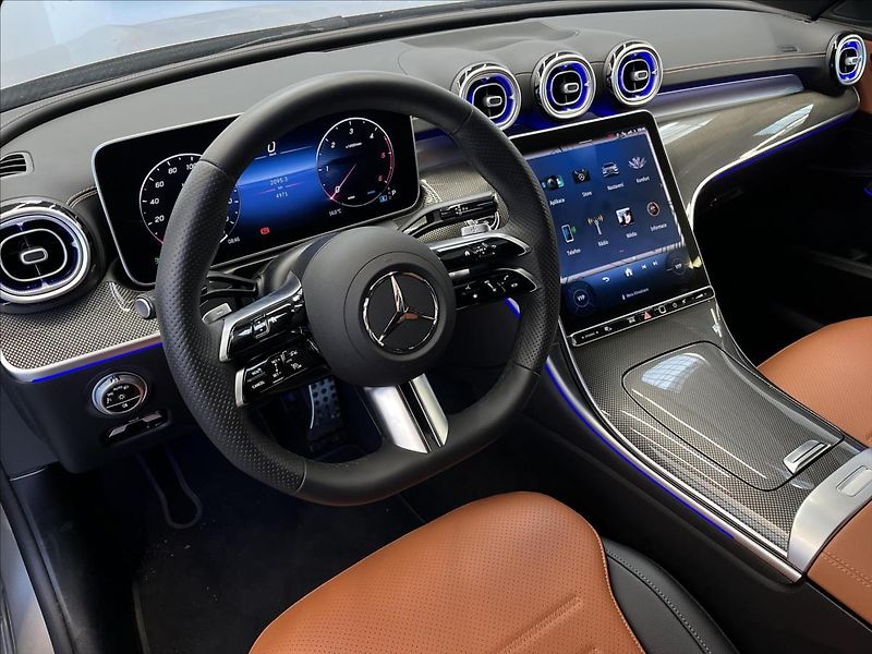 Mercedes-Benz Třídy C 220 d 4MATIC AMG Line Night - fotka 9 z 22