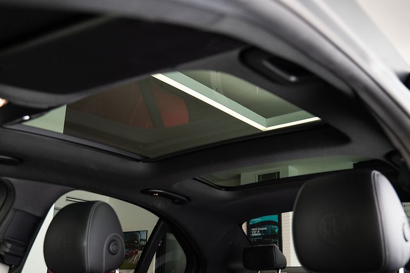 Mercedes-Benz Třídy C C63 S AMG Burmester/360/Pano - fotka 18 z 22