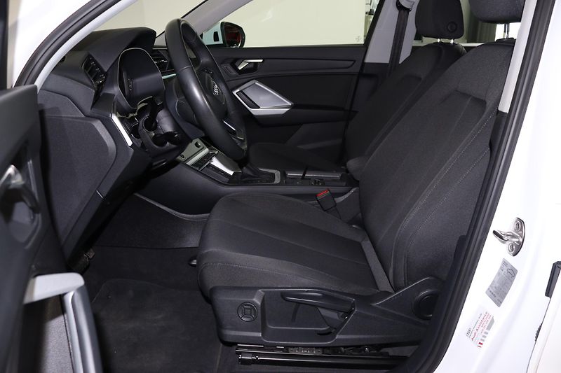 Audi Q3 TFSI 1,5 Stronic - fotka 10 z 26