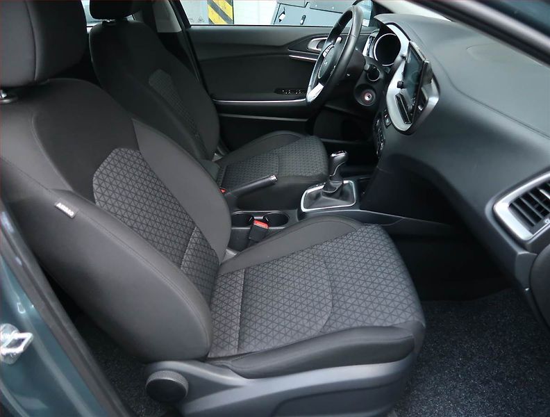 Kia Ceed (2023) Spin 1.0 T-GDI, SPIN, DPH - fotka 9 z 19