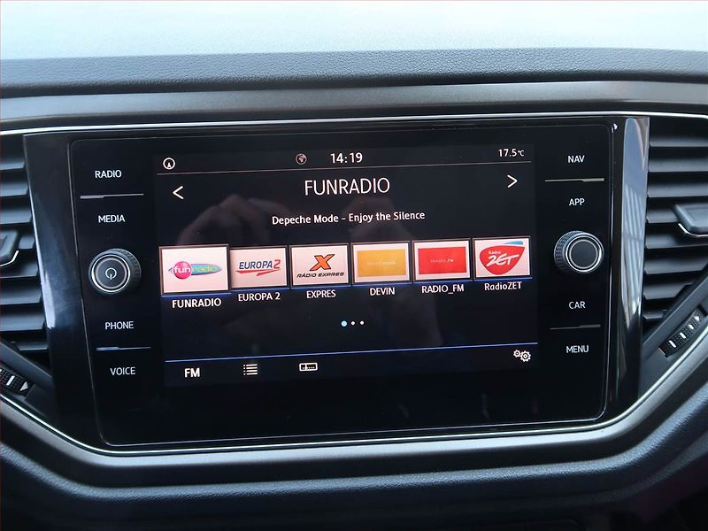 Volkswagen T-Roc (2018) 1.0 TSI, Navi, Tempomat - fotka 15 z 17