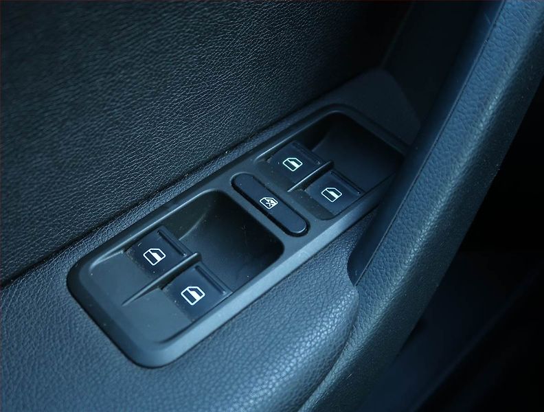 Škoda Yeti (2016) Elegance 2.0 TDI, Tempomat - fotka 15 z 20
