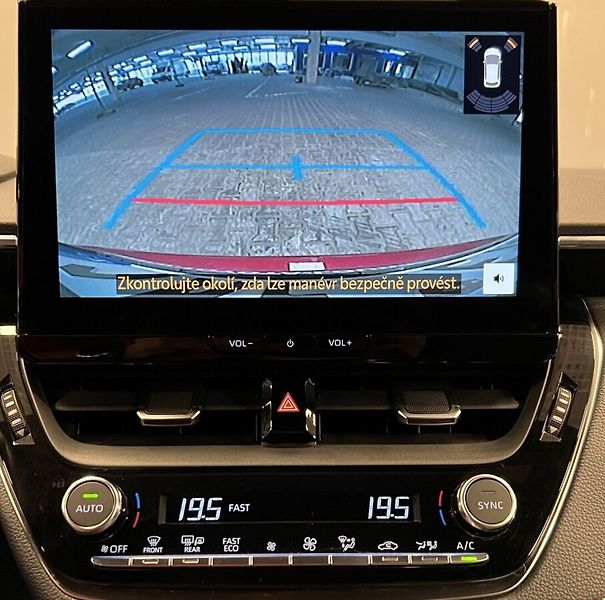 Toyota Corolla 1,8 HYBRID AT GR SPORT - fotka 6 z 18