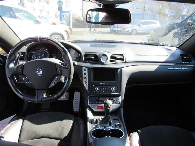 Maserati GranTurismo 4,7 V8 Sport - fotka 11 z 37