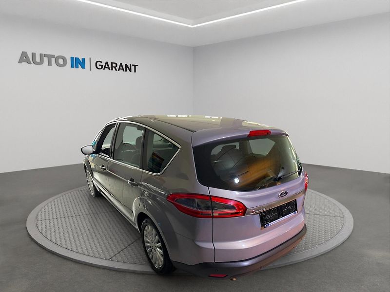 Ford S-MAX (2012) Titanium 2.0 TDCi 103kW 7míst - fotka 3 z 17