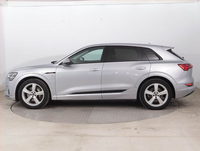 Audi e-tron (2021) 50 quattro, SoH 92% - fotka 3 z 19