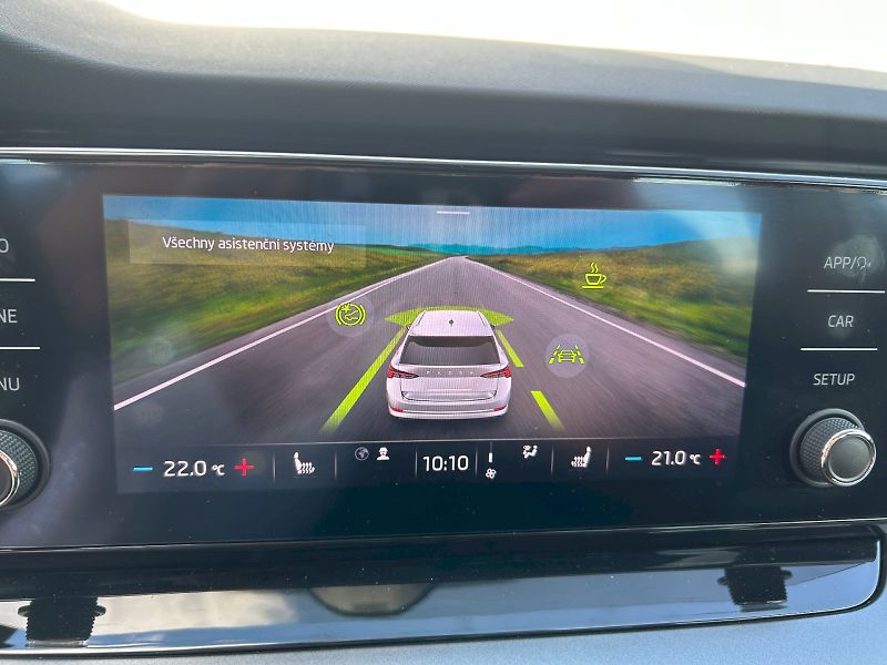 Škoda Octavia (2023) COMBI AMBITION 2.0TDI 110kW 6° - fotka 20 z 26