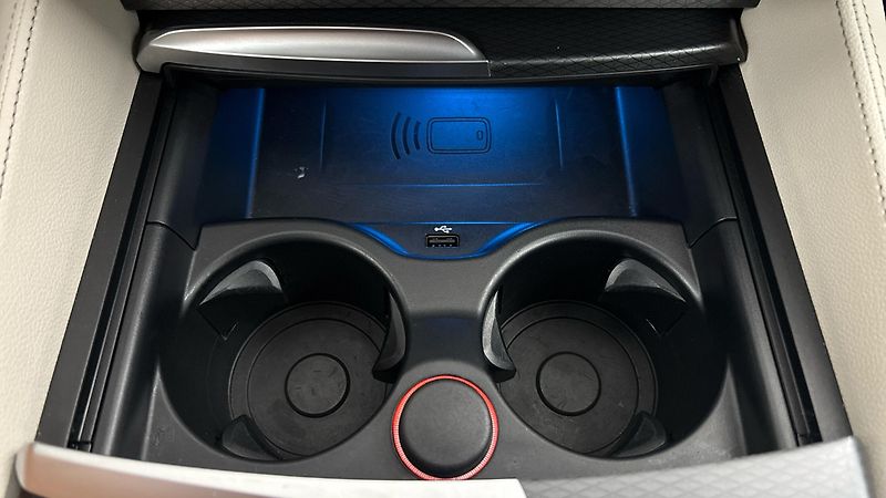 BMW Řada 5 530e AUT xDrive M-paket Tourin - fotka 24 z 30
