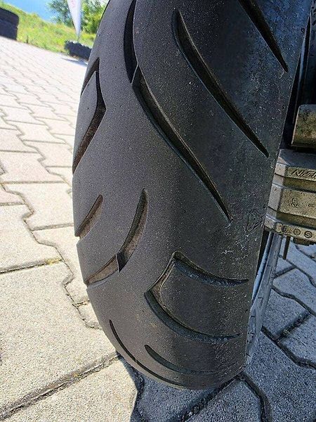 Suzuki Burgman 400 (2010) ABS - fotka 12 z 12