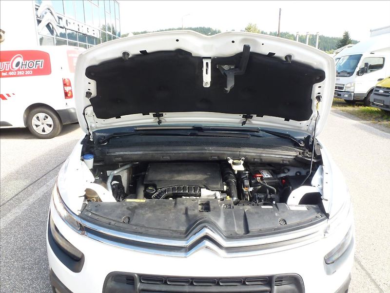 Citroën Grand C4 SpaceTourer 1,2 Pure Tech 130 7míst - fotka 35 z 45