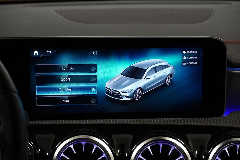 Mercedes-Benz CLA 200d,AMG,ČR,DPH,Kamera,Keyless - fotka 31 z 33