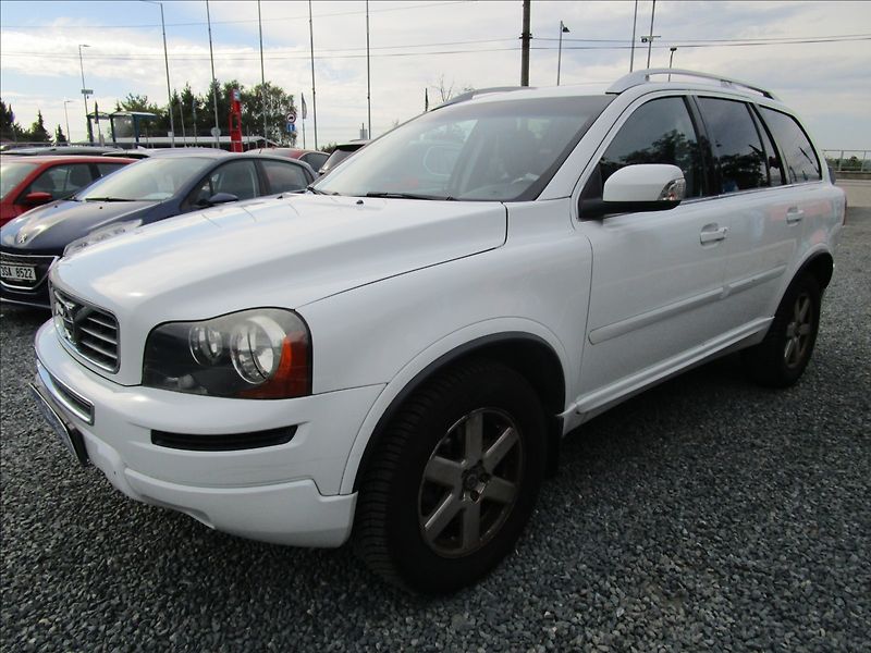 Volvo XC90 2.4 D5, AWD, automat, 7 míst - fotka 1 z 47