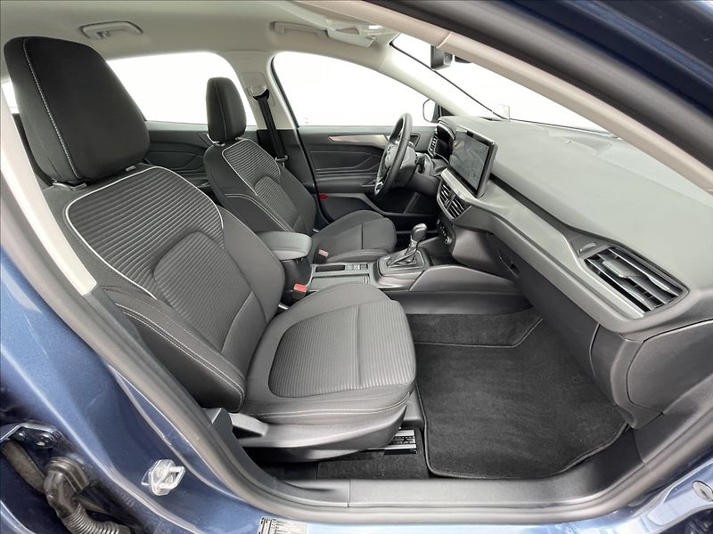 Ford Focus 1,0 EcoBoost A7 Combi Titanium - fotka 17 z 21