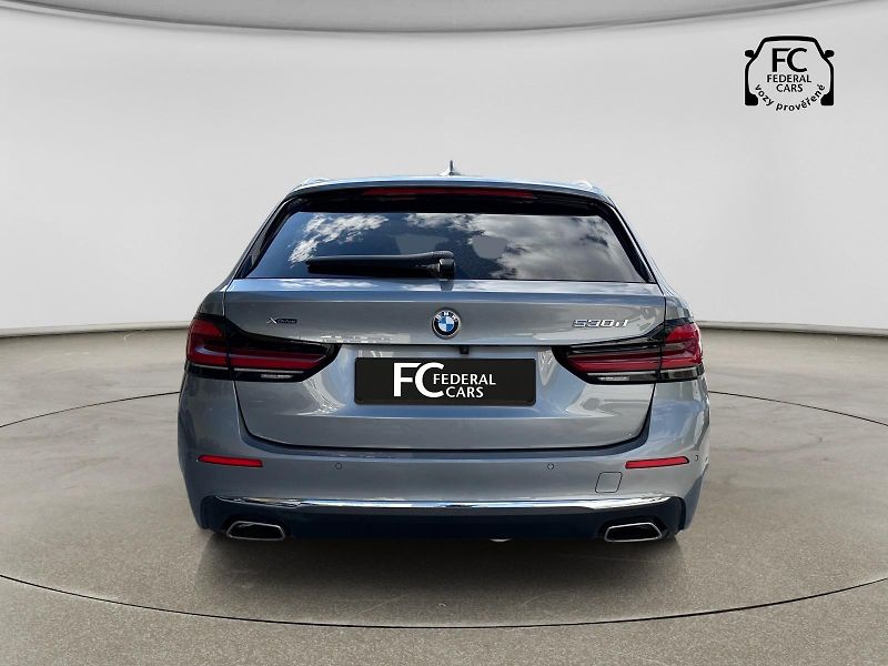 BMW Řada 5 (2023) 530d Touring xDrive - fotka 4 z 44