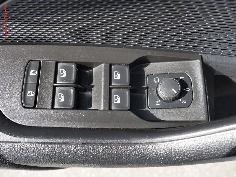 Škoda Octavia (2021) 2.0 TDi, ČR, Style, LED, navi - fotka 15 z 17