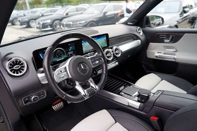 Mercedes-Benz GLB 35 AMG 4Matic/310 PS/ČR - fotka 26 z 49