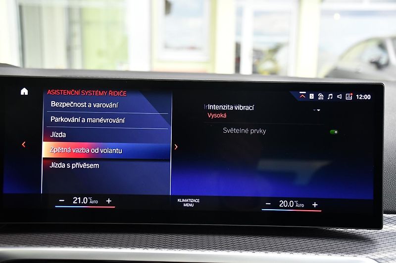 BMW Řada 3 320d xDrive MSPORT ČR 3LZÁRUKA - fotka 38 z 44