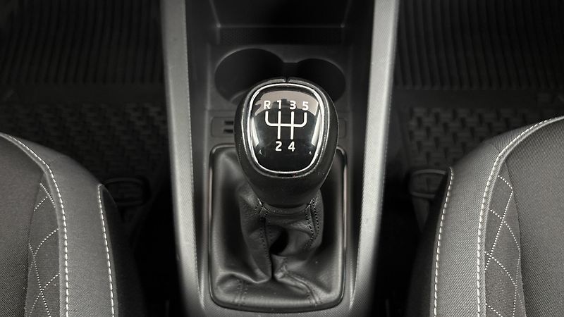 Škoda Fabia 1.0 TSI Ambition Combi - fotka 22 z 23