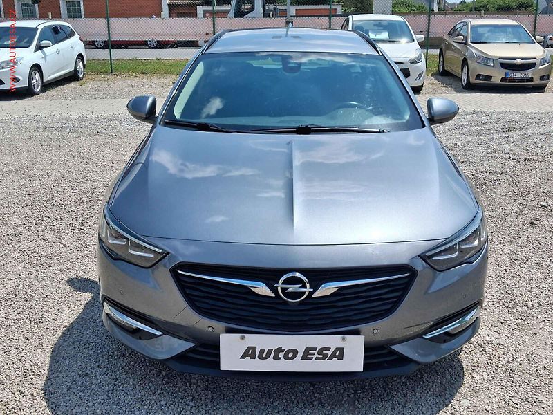 Opel Insignia (2018) 2.0 CDTi, LED, navi, park - fotka 2 z 23