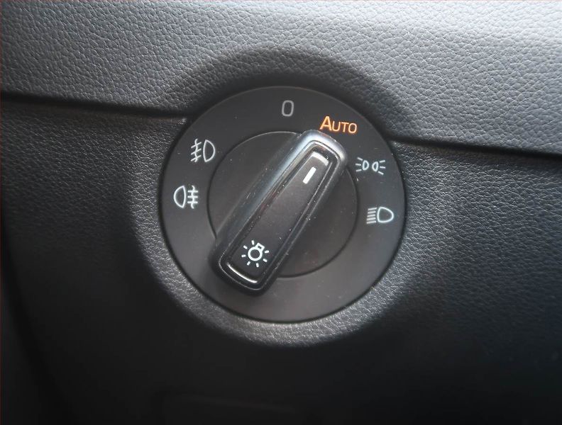 Škoda Octavia (2013) RS 2.0 TSI, Automat - fotka 18 z 23