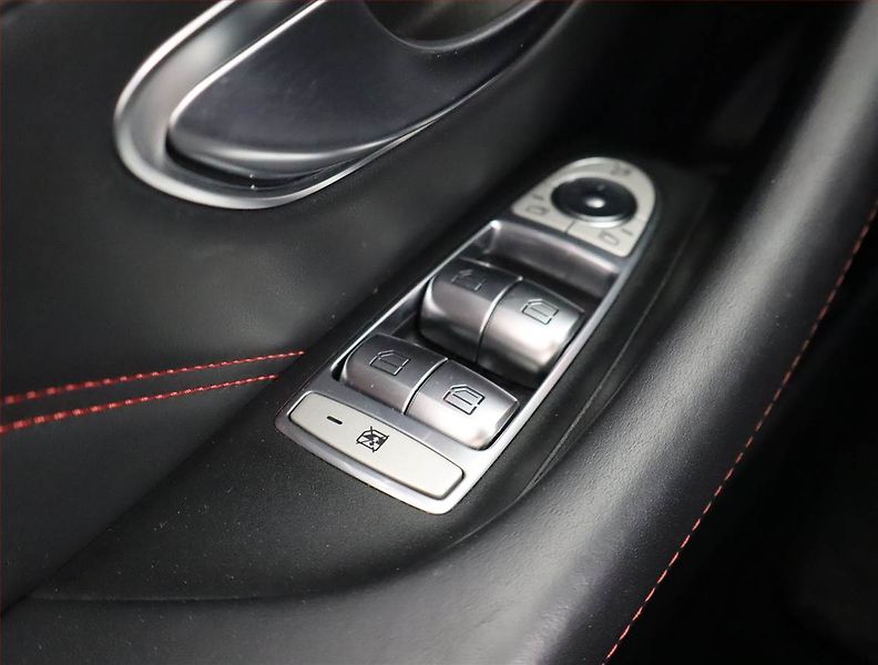 Mercedes-Benz Třídy E (2018) E 53 AMG 4MATIC+ - fotka 15 z 27