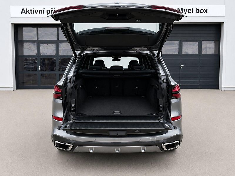 BMW X5 xDrive30d M-Sport - fotka 33 z 34
