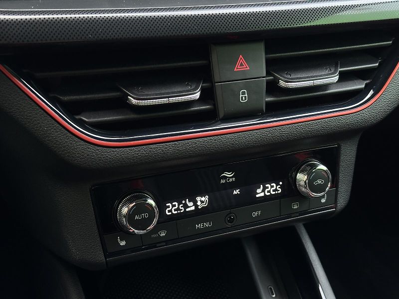 Škoda Kamiq 1.5TSi DSG Monte Carlo V.Cockp - fotka 25 z 48